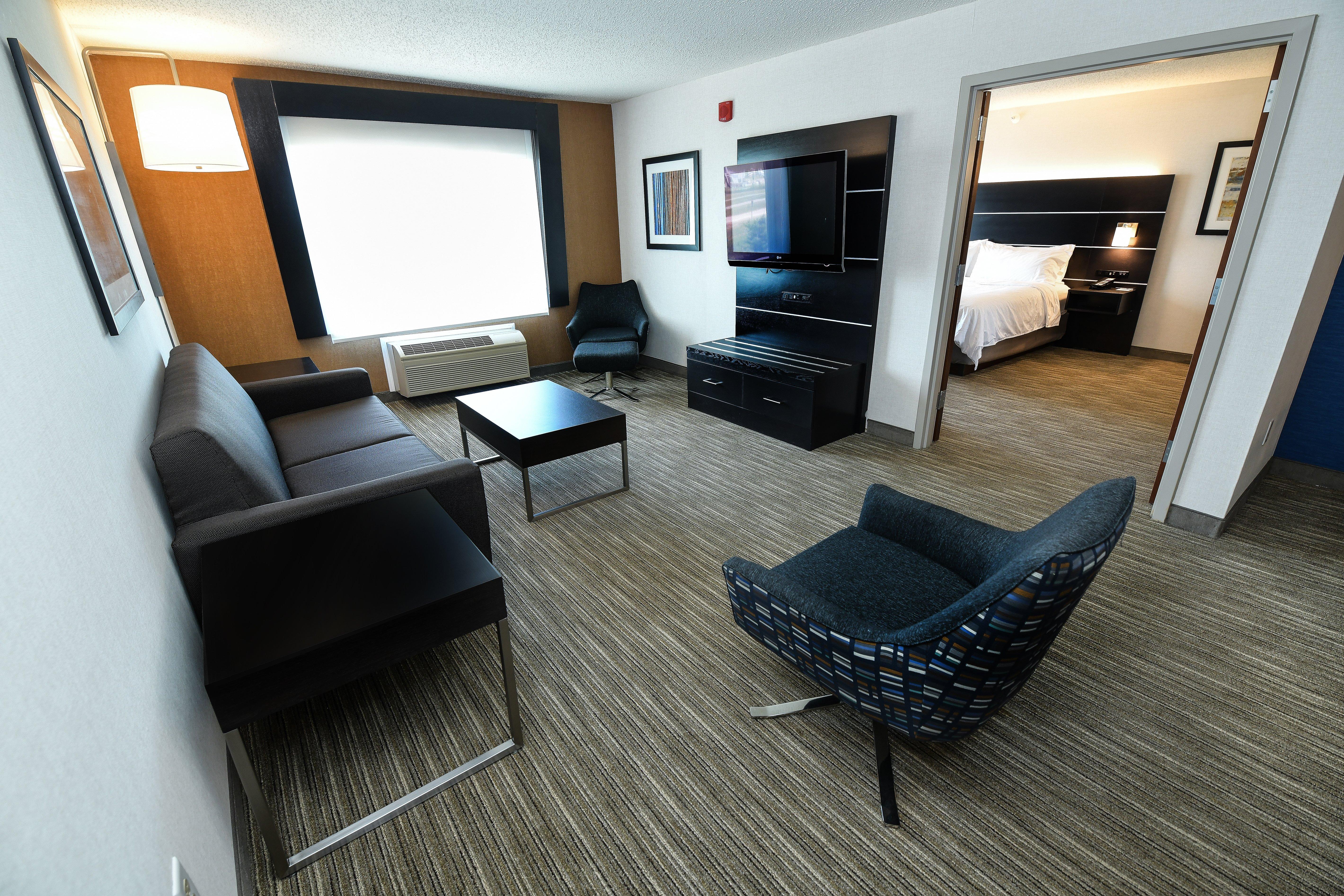 Holiday Inn Express Hotel & Suites Grand Forks By Ihg Экстерьер фото