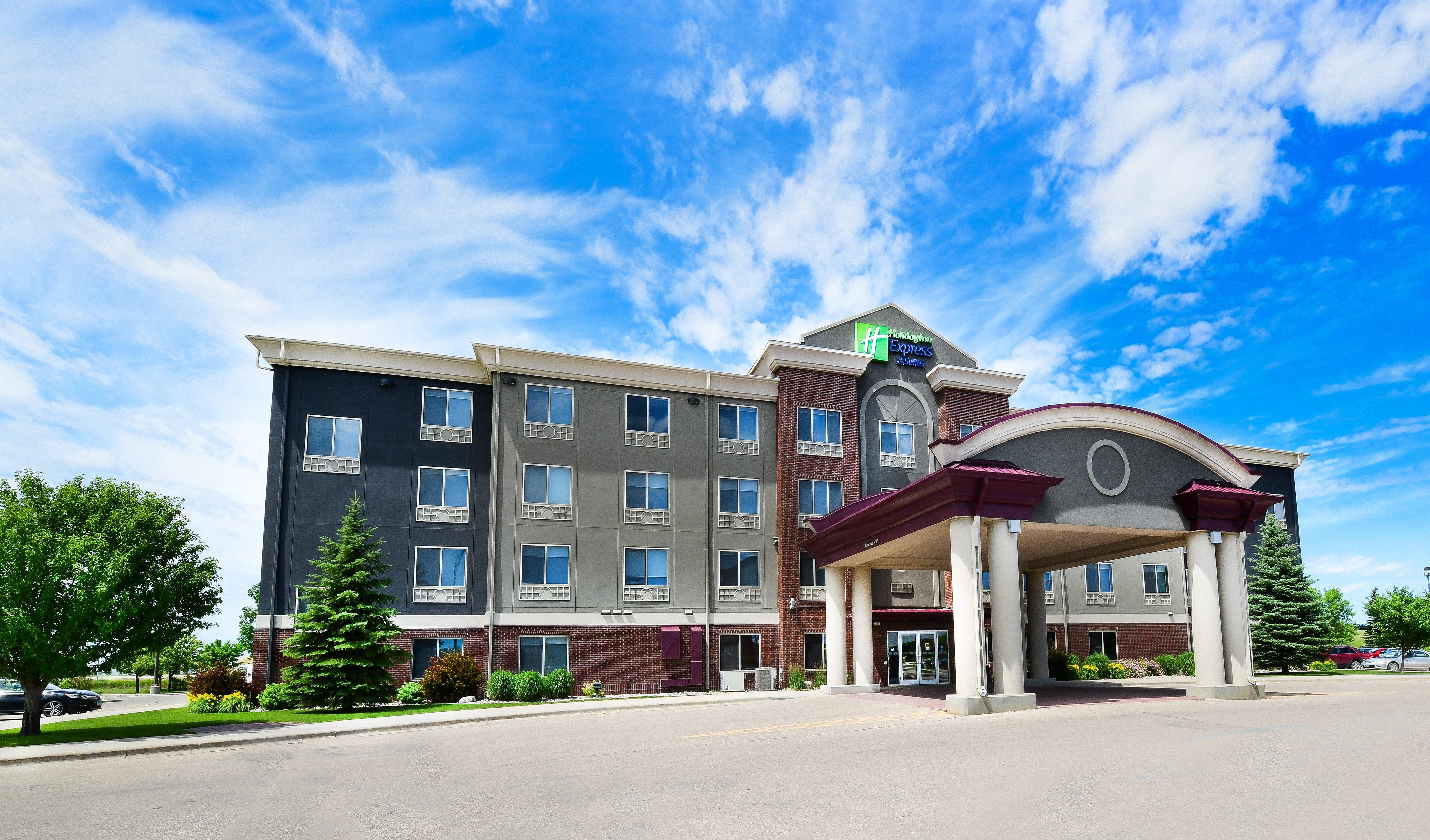 Holiday Inn Express Hotel & Suites Grand Forks By Ihg Экстерьер фото