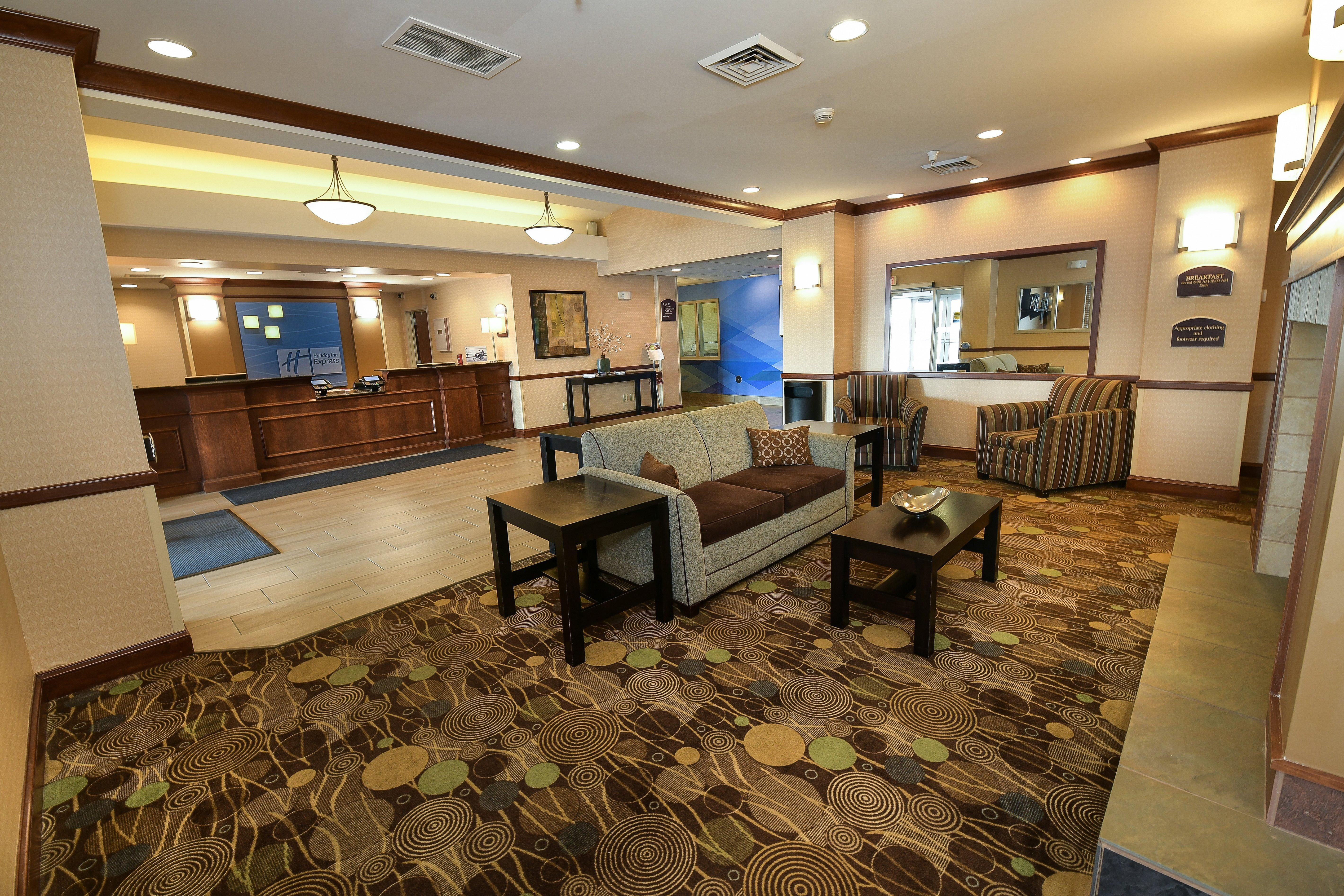 Holiday Inn Express Hotel & Suites Grand Forks By Ihg Экстерьер фото