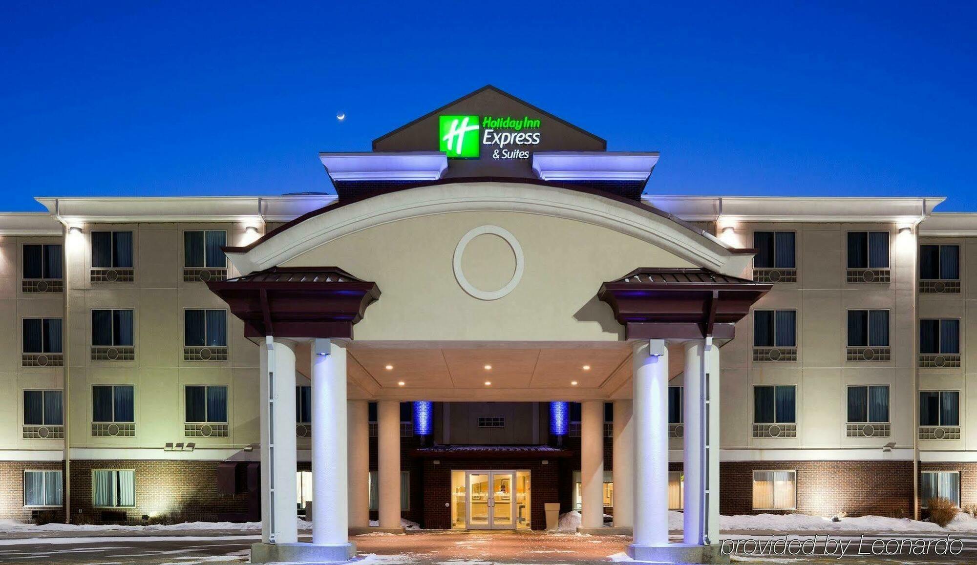 Holiday Inn Express Hotel & Suites Grand Forks By Ihg Экстерьер фото